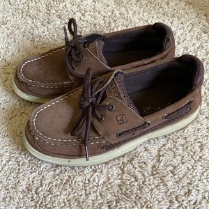 Boys brown Sperry lanyard.